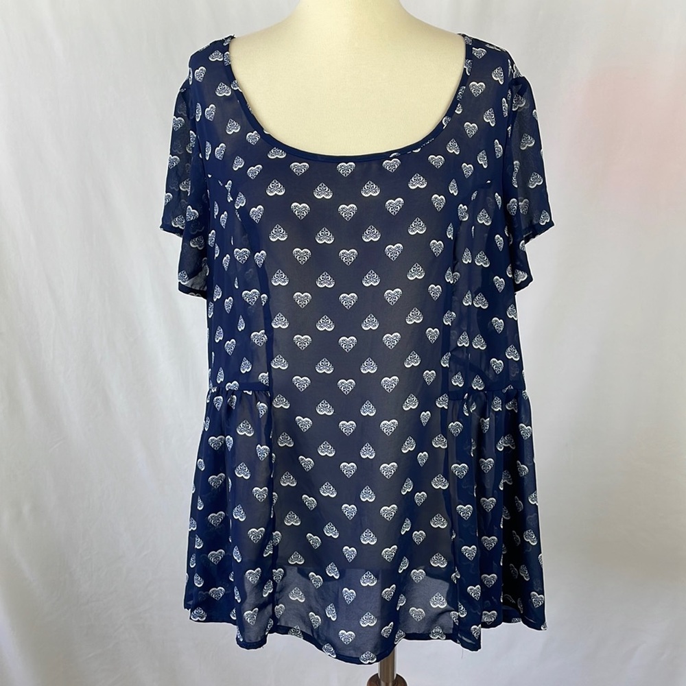 Torrid Navy Blue w/White Hearts Sheer Babydoll Short Sleeve Blouse - Size Large